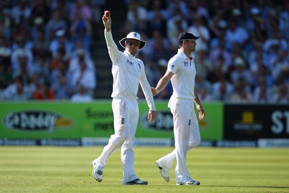 Graeme Swann of England acknowledges his five wicket haul with James Anderson during day two of the 2nd Investec Ashes Test match between England and Australia at Lord's Cricket Ground on July 19, 2013 in London, England. (Getty Images)